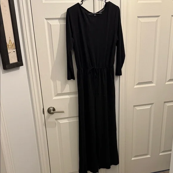 Elegant Black Maxi Jumpsuit - Picture 1 of 6